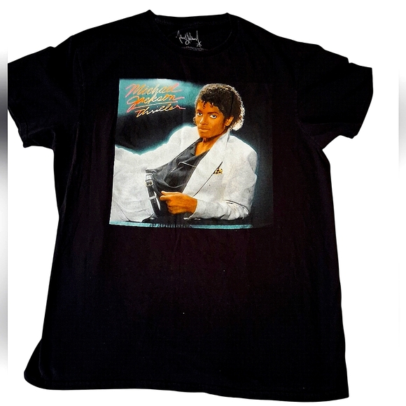 michael-jackson-tops-michael-jackson-thriller-album-cover-graphic